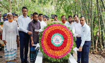 চাঁদপুরে জুলাই আন্দোলনে ৩১ শহীদের কবরে শ্রদ্ধা নিবেদন