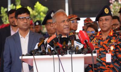 লুট হওয়া অস্ত্র উদ্ধারে সরকারের কোনো ব্যর্থতা নেই: স্বরাষ্ট্র উপদেষ্টা