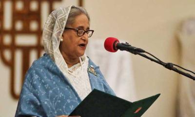 ডিসেম্বরে দেশে ফিরে আত্মসমর্পণের পরিকল্পনা শেখ হাসিনার: রয়টার্স