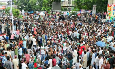 শাহবাগে ছাত্রদলের স্লোগানে মুখরিত সমাবেশস্থল