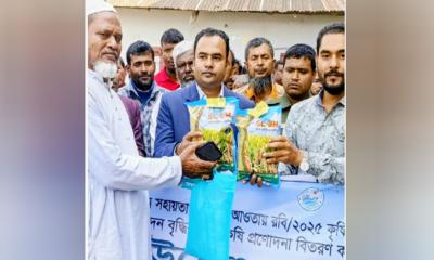 মোরেলগঞ্জে মৎস্য উৎপাদনের পাশাপাশি কৃষিতেও ব্যাপক সাফল্য অর্জন করেছেন কৃষক