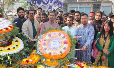 বিজয় দিবসে যবিপ্রবি সাংবাদিক সমিতির পুষ্পস্তবক অর্পণ
