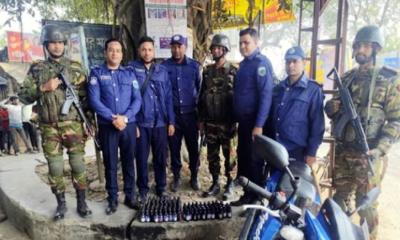 তানোরে চেকপোস্টে ১১৫ বোতল ফেন্সিডিলসহ মোটরসাইকেল উদ্ধার