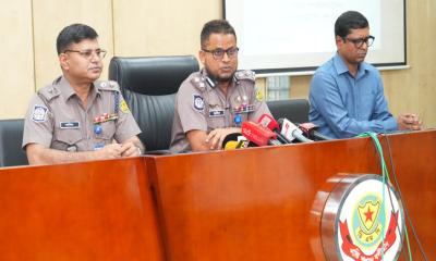 সড়কে এআই মামলার ভয়ে অসদুপায় নয়; ট্রাফিক আইন মেনে চলার আহ্বান  ডিএমপির