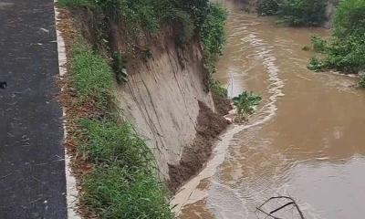 ধসের মুখে কোটি টাকার দামুড়হুদা-মুজিবনগর সড়ক,যানবাহন চলাচল বন্ধ