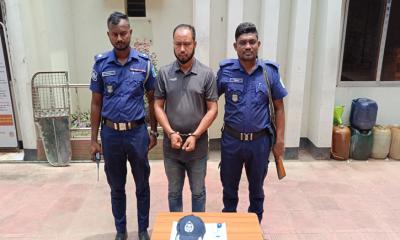 রূপগঞ্জে অতিরিক্ত পুলিশ সুপার পরিচয়ে ডাকাত দলের সদস্য গ্রেপ্তার