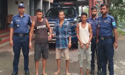 মাটিরাঙ্গায় অস্ত্র ও গোলাবারুদসহ ইউপিডিএফের তিন সদস্য আটক