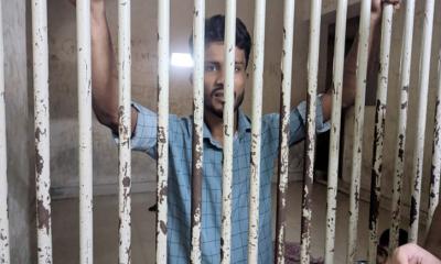 ধানমন্ডি ৩২-এ গ্রেফতার রিকশাচালক আজিজুরের জামিন