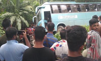 ঝালকাঠিতে বাস-পিকআপ মুখোমুখি সংঘর্ষে নিহত ২