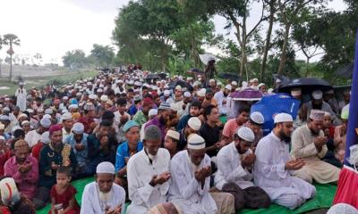 ভোলায় ভরা মৌসুমেও ইলিশের সংকট, মেঘনার তীরে জেলেদের দোয়া-মোনাজাত