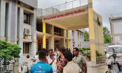 কোটচাঁদপুর স্বাস্থ্য কমপ্লেক্সে চিকিৎসার বিশেষ ব্যবস্থা না থাকায় সাপে কাটা ৬ দিনে ২ রেফার, ১ মৃত্যু
