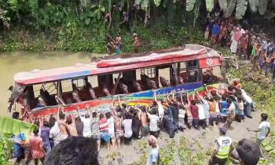 ঈদযাত্রার প্রথম দিনে সড়ক দুর্ঘটনায় নিহত ১৫