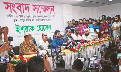 নগর ভবনে হামলার পেছনে উপদেষ্টার ঘনিষ্ঠদের হাত রয়েছে