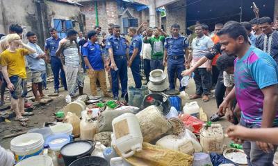 মান্দায় মাদকবিরোধী অভিযানে ২ হাজার লিটার চোলাইমদ উদ্ধার
