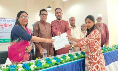 কালাইয়ে শিক্ষা বৃত্তি ফাউন্ডেশনের উদ্যোগে ৩৬ শিক্ষার্থীকে বৃত্তি প্রদান
