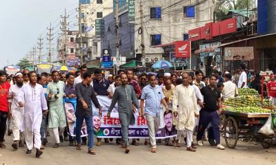 যুবলীগ ও ছাত্রলীগের নৈরাজ্যের প্রতিবাদে শ্রীপুরে শ্রমিক দলের বিক্ষোভ ও প্রতিবাদ