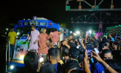 দর্শনায় রেলস্টপেজ: দীর্ঘ আন্দোলনের পর জনতার বিজয় উৎসব