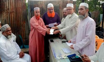 উজিরপুরে অগ্নিকাণ্ডে ক্ষতিগ্রস্ত ১০ দোকান মালিককে জামায়াত ইসলামী’র নগদ সহায়তা