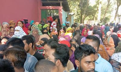 বিছানায় ২ সন্তানের গলাকাটা মরদেহ,পাশেই রশিতে ঝুলছে মা