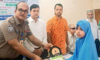 কেন্দুয়ায় কৃতি শিক্ষার্থীদের মাঝে পুরস্কার বিতরণ