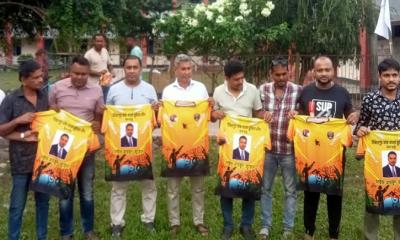 উজিরপুরে খেলোয়াড়দের মাঝে জার্সি উপহার
