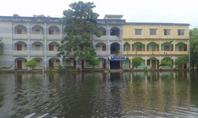 বন্যার তীব্রতায় বন্ধ শ্রেণি কার্যক্রম ও অর্ধবার্ষিকী পরীক্ষা