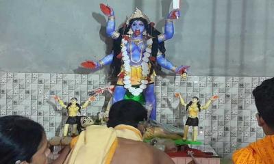 সাদুল্লাপুরে হিন্দু সম্প্রদায়ের উৎসবমুখর পরিবেশে শ্যামপূজা উদযাপিত