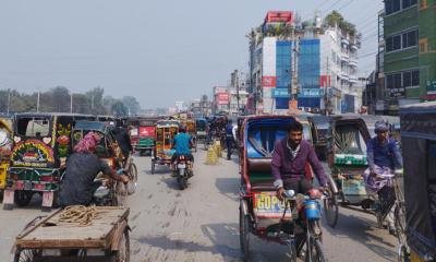 গোপালগঞ্জে ইজিবাইকের তাণ্ডব, নাকাল শহরবাসী