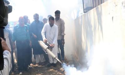 রাসিকের ১৫ দিনের ক্র্যাশ প্রোগ্রামে ফগার মেশিনে মশা নিধন শুরু