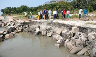 মেঘনায় অবৈধভাবে বালু উত্তোলন, হুমকিতে হাইমচরের নদী রক্ষা বাঁধ