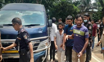 শ্রীপুরে র‌্যাবের গাড়ী আটক করে হামলা, ভাংচুর ও মারধর; দুই মামলায় ১৭২ আসামী