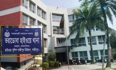 ভালুকায় সড়ক দুর্ঘটনায় শ্রমিক নিহত, আহত অন্তত ৮