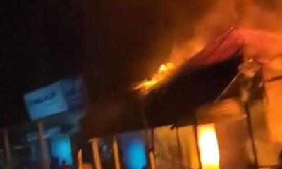 ফরিদপুরে ভয়াবহ আগুনে পুড়ে ছাই ১৭ দোকান