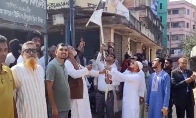 ভালুকায় নির্বাচনী ব্যানার–পোস্টার অপসারণ করলেন বিএনপির নেতাকর্মীরা