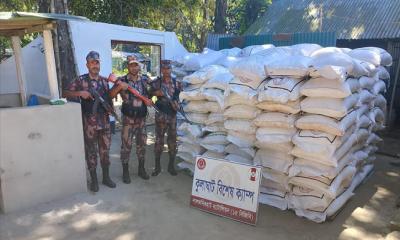 লালমনিরহাটে সীমান্তে বিজিবির অভিযানে ২৪৫ বস্তা সার পাচার ঠেকালো ১৫ বিজিবি