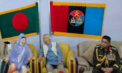 সেনাকুঞ্জে পৌঁছেছেন খালেদা জিয়া