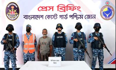 সুন্দরবনে কোস্ট গার্ডের অভিযানে জেলে উদ্ধার