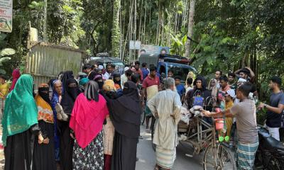 সালথায় নাতনিকে মাদ্রাসায় পৌঁছে দিয়ে ফেরার পথে মটরসাইকেলের ধাক্কায় বৃদ্ধা নিহত