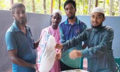 বাউফলে অসহায়দের মাঝে স্প্রেইড হিউম্যানিটি’র খাদ্য সামগ্রী বিতরণ