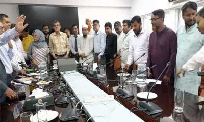 আন্দোলন প্রত্যাহার করে ক্লাসে ফেরার ঘোষণা শিক্ষকদের