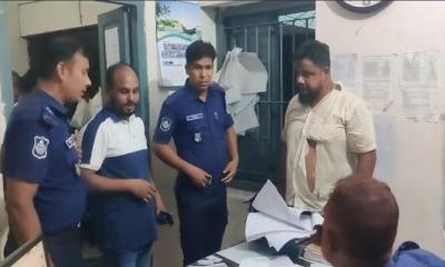 পঞ্চগড়ে স্বেচ্ছাসেবক লীগ নেতাকে ধরে পুলিশে দিল ছাত্রদল