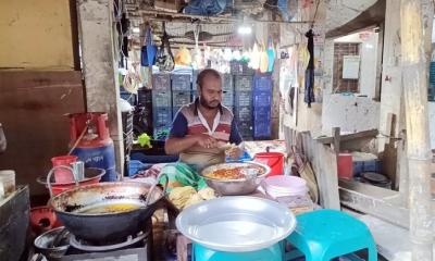 চরভদ্রাসনে বাদামের সিঙ্গারা খেতে ভীষণ সুস্বাদু