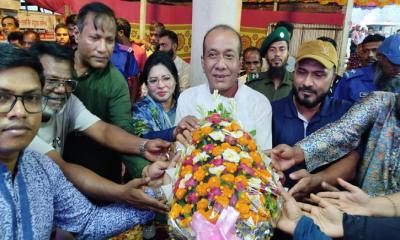 পটুয়াখালীতে পূজা মণ্ডপ পরিদর্শন করেন শহীদ জিয়া গবেষণা পরিষদের কেন্দ্রীয় সভাপতি