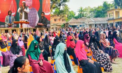 নাটোরের গুরুদাসপুরে তরুণদের মুখোমুখি জামায়াতের এমপি প্রার্থী আব্দুল হাকিম