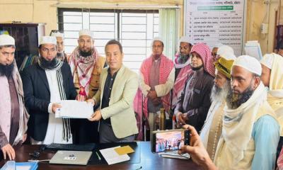 স্যার আশুতোষ সরকারি কলেজে অধ্যক্ষ মোহাম্মদ জয়নাল আবেদীর বিদায় সংবর্ধনা অনুষ্ঠিত