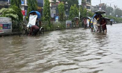 রেকর্ড ৩৪৭ মিলিমিটার বৃষ্টিতে ডুবল ফেনী শহর