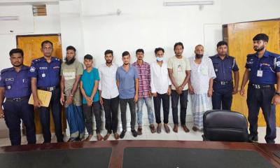 চাঁদপুরে ১২ হাজার মেট্রিক টন চিনি পাচারের চেষ্টা, আটক ৮