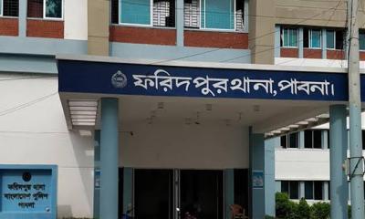 ফরিদপুরে ট্রাক চাপায় মা-মেয়ের মৃত্যু