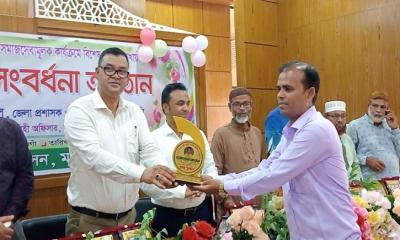 মান্দায় কর্ম দক্ষতায় প্রথম পুরস্কার পেলেন আল এমরান