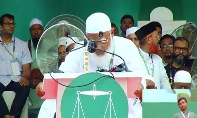 বক্তব্য দেয়ার সময় অসুস্থ হয়ে মঞ্চে পড়ে গেলেন জামায়াত আমীর